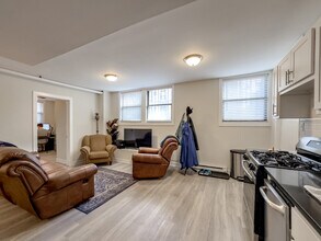 732 W Roscoe St, Unit AGS in Chicago, IL - Foto de edificio - Building Photo