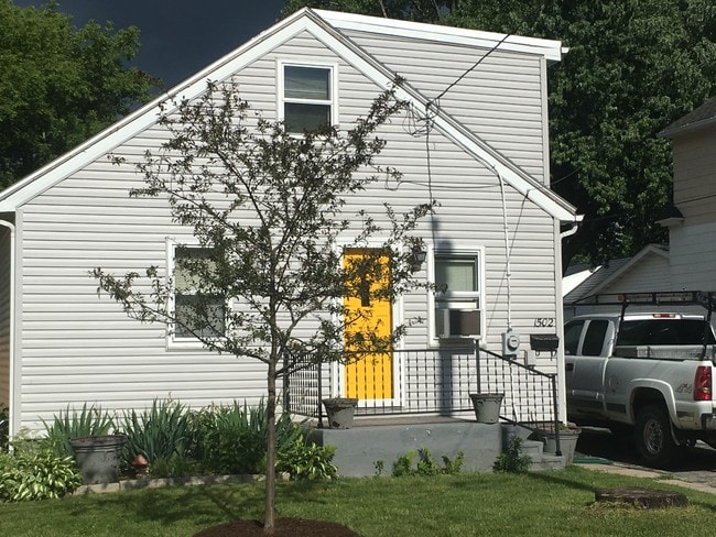 property at 1502 N Graceland Ave