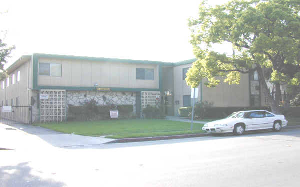 MONTEREY APARTMENTS in Monrovia, CA - Building Photo