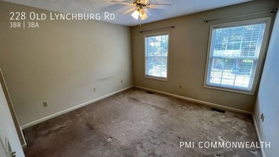 228 Old Lynchburg Rd in Charlottesville, VA - Building Photo - Building Photo