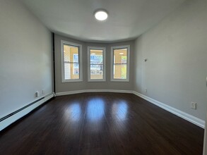181 Wegman Pky, Unit 1 in Jersey City, NJ - Building Photo - Building Photo