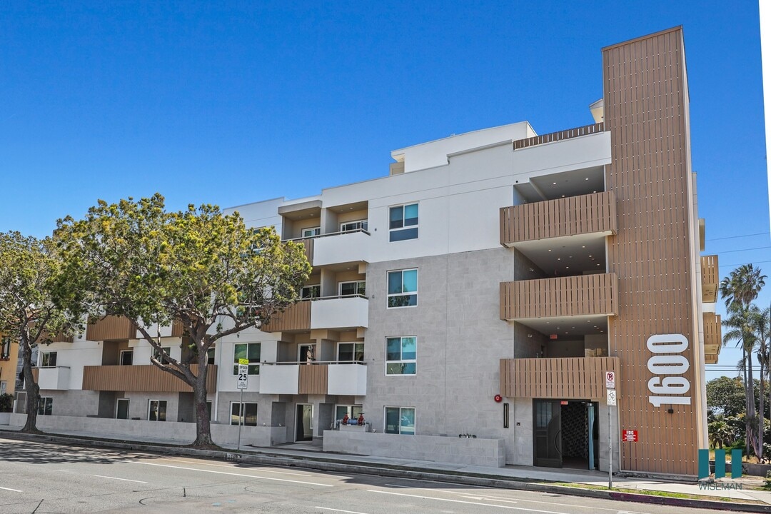 Venice Wave by Wiseman in Venice, CA - Foto de edificio
