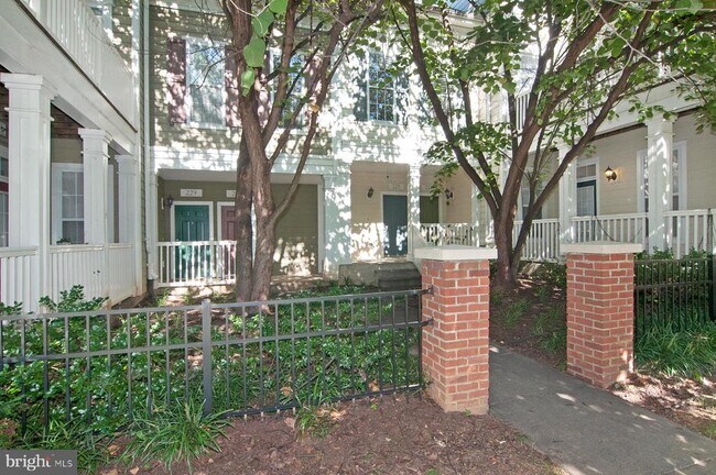 225 King Farm Blvd in Rockville, MD - Building Photo - Building Photo