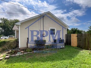 918 Tiny Town Rd in Clarksville, TN - Building Photo - Building Photo