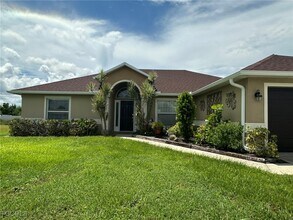 2216 NE 6th Pl in Cape Coral, FL - Building Photo - Building Photo
