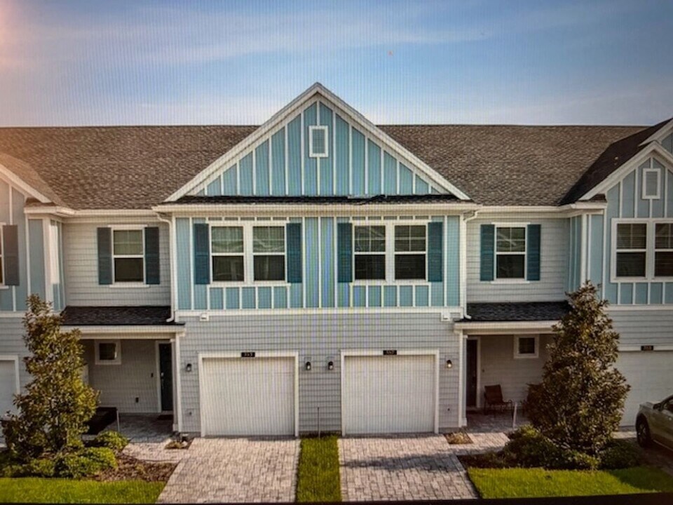 357 Boracay Cir in Saint Johns, FL - Foto de edificio