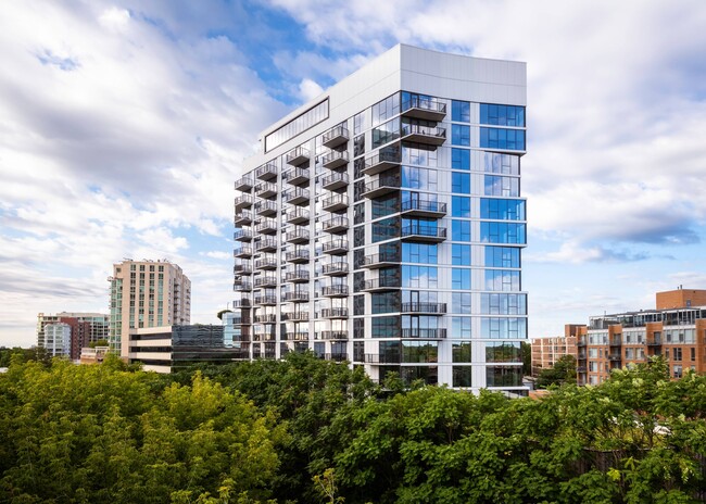 Avidor Evanston 55+ Active Adult Apartment Homes in Evanston, IL - Building Photo - Building Photo