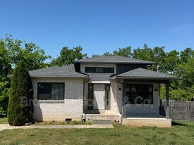 204 Hodge Cir in Nashville, TN - Building Photo