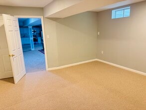 13104 Bay Hill Dr in Beltsville, MD - Foto de edificio - Building Photo