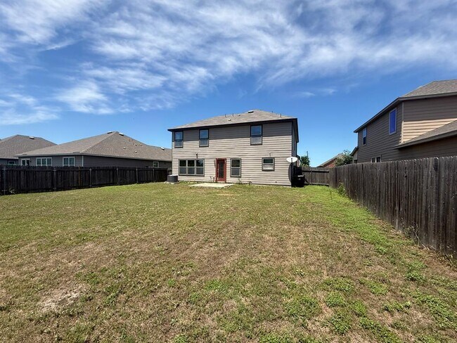 109 Carrington St in Hutto, TX - Building Photo - Building Photo