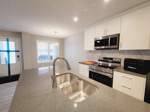 990 Stillwater Blvd NW in Edmonton, AB - Building Photo - Building Photo