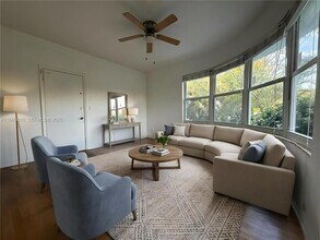 315 W 28th St, Unit 1 in Miami Beach, FL - Foto de edificio - Building Photo