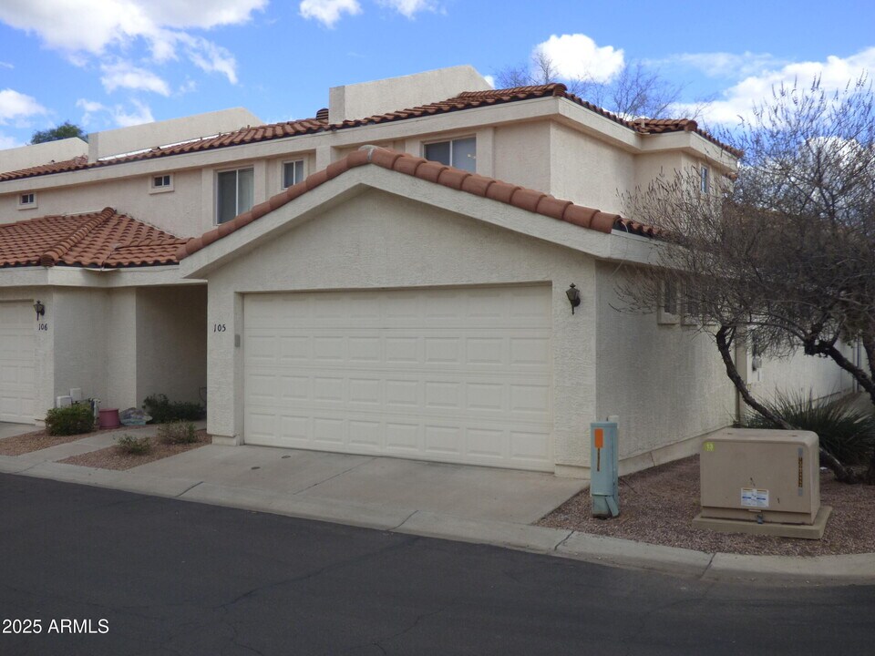 16021 N 30th St in Phoenix, AZ - Building Photo