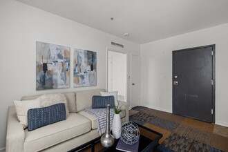 8612 Halls Ferry Road, Unit 503 in St. Louis, MO - Building Photo - Building Photo