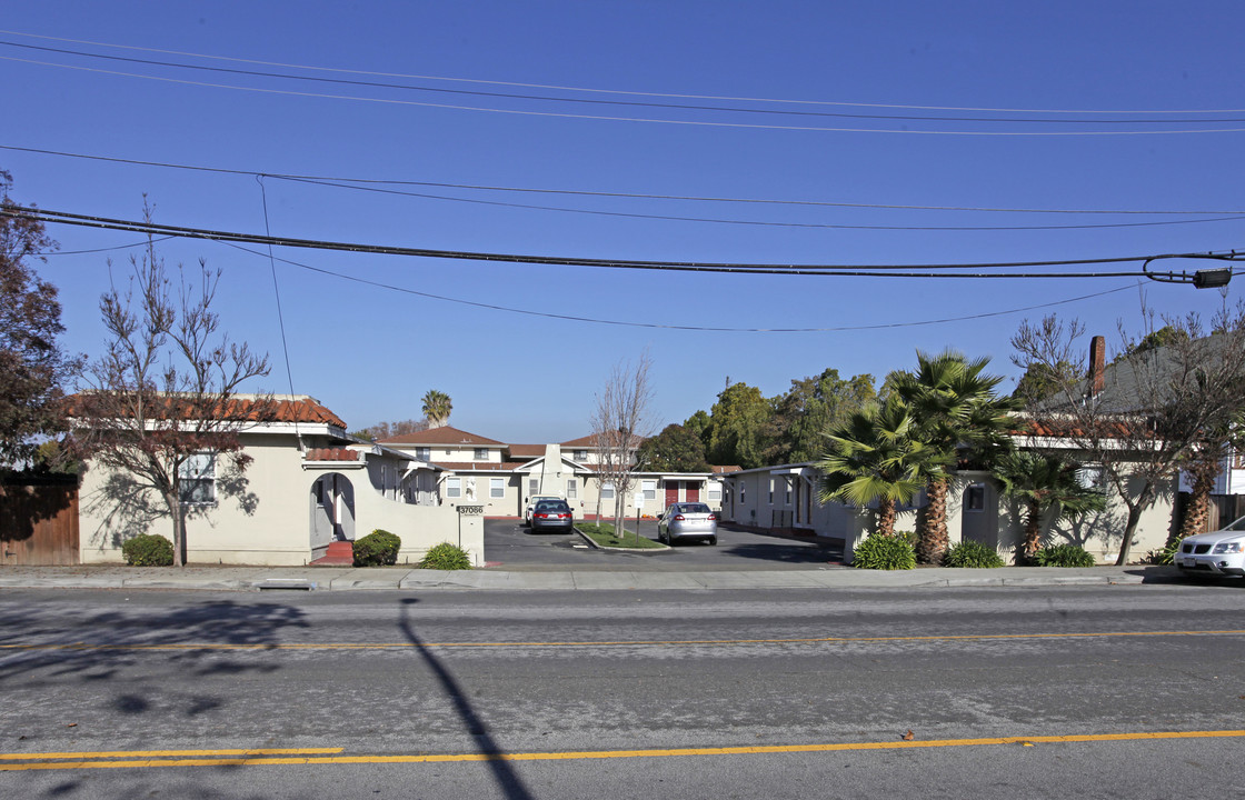 37086 Sycamore St in Newark, CA - Building Photo