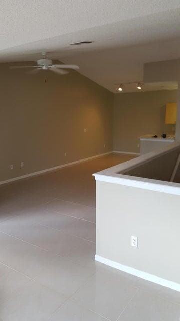 10330 Fox Trail Rd S in Royal Palm Beach, FL - Foto de edificio - Building Photo