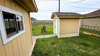 19122 Sears Dr in Humble, TX - Foto de edificio - Building Photo