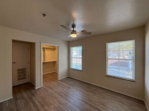 2442 NW 39th St in Oklahoma City, OK - Building Photo - Building Photo