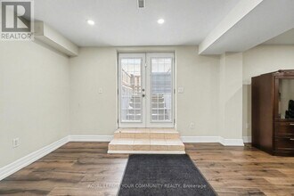 286 Royalpark Way in Vaughan, ON - Building Photo - Building Photo