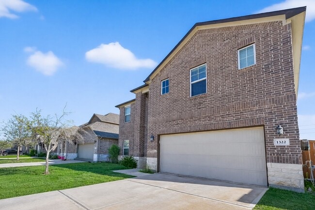 1322 Eagle Pass Dr in Arcola, TX - Building Photo - Building Photo