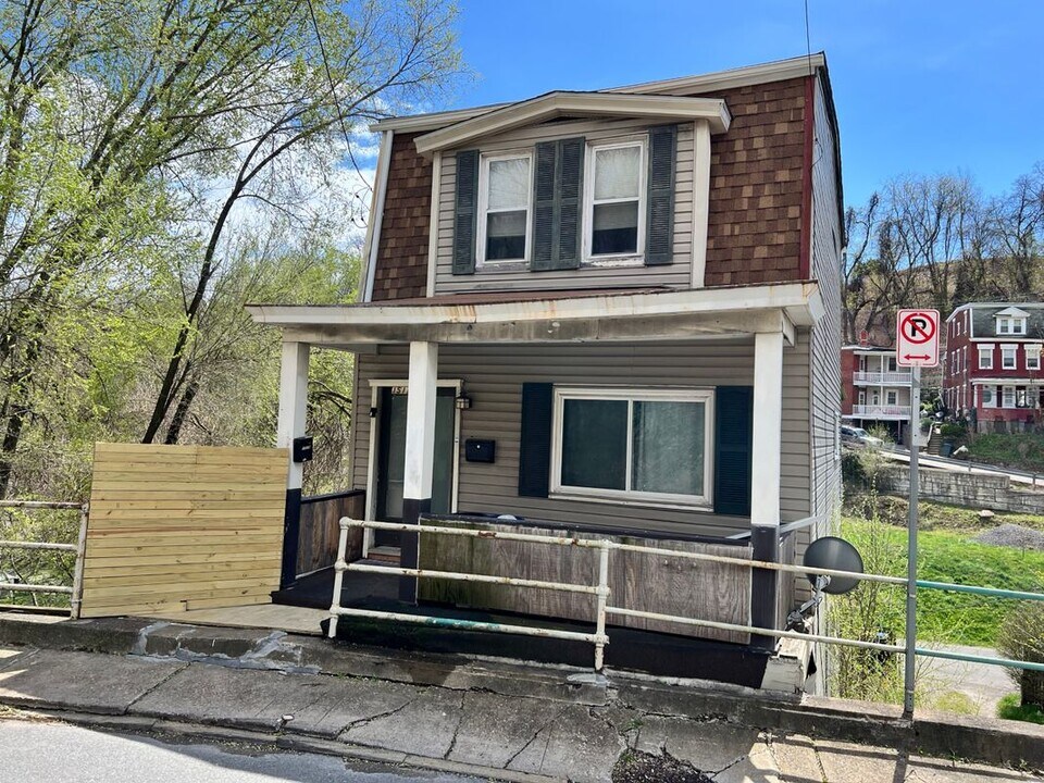 1511 St Patrick St in Pittsburgh, PA - Building Photo