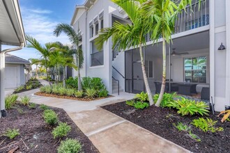 14234 Heritage Landing Blvd, Unit 128 in Punta Gorda, FL - Building Photo - Building Photo