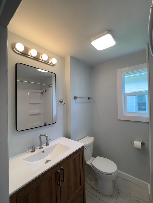 403 N Marquette St, Unit #1 in Durand, MI - Building Photo - Building Photo