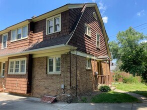 2230 Riverside Dr NE in Grand Rapids, MI - Building Photo - Building Photo