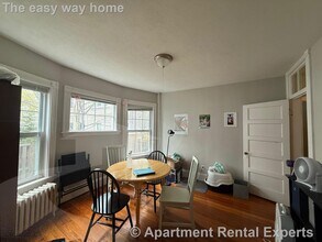 9 Eustis St, Unit #1R in Cambridge, MA - Building Photo - Building Photo