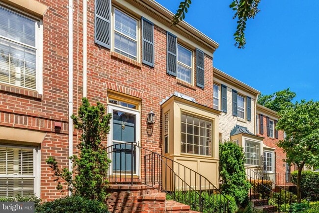 property at 1119 Michigan Ct