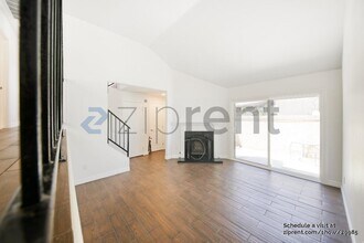 14401 Plummer St in Los Angeles, CA - Foto de edificio - Building Photo