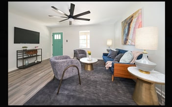 4400 Shallowbrook Trl in Austin, TX - Foto de edificio - Building Photo