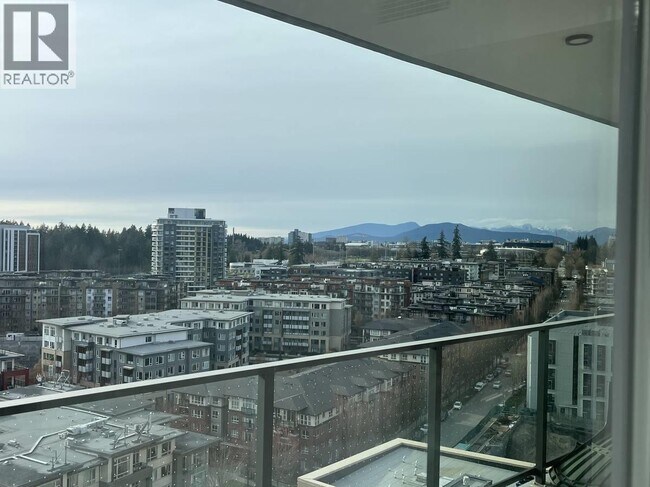 5855 Binning Ave in Vancouver, BC - Building Photo - Building Photo