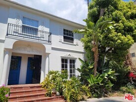 5405 Russell Ave in Los Angeles, CA - Building Photo