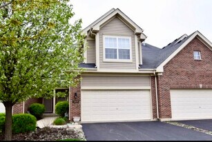 2864 Church Rd in Aurora, IL - Building Photo