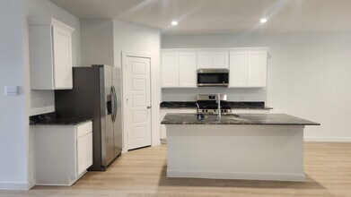 1503 Native Reef Wy in Iowa Colony, TX - Building Photo - Building Photo