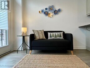 1368 William Halton Pkwy in Oakville, ON - Building Photo - Building Photo