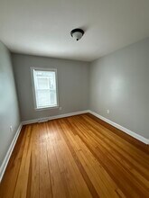 98 Hazel St, Unit 3 in Lincoln, RI - Building Photo - Building Photo