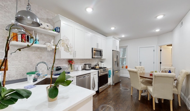 property at 8 Strathmore Rd