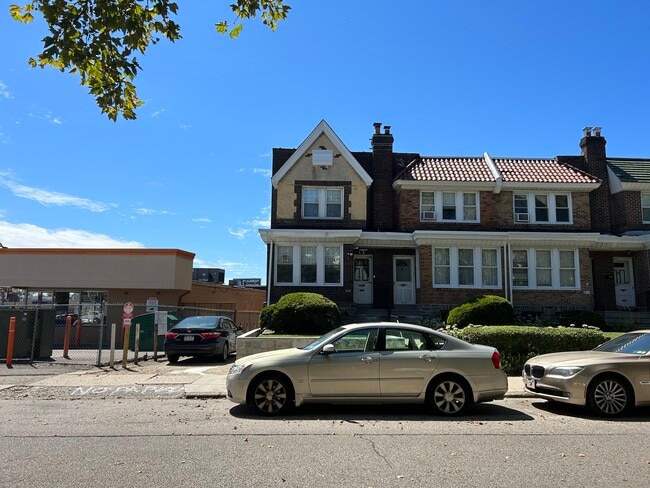 property at 3234 Fanshawe St