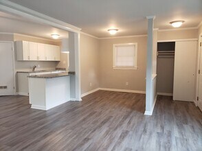 110 Linbrook Dr in Newport News, VA - Building Photo - Building Photo