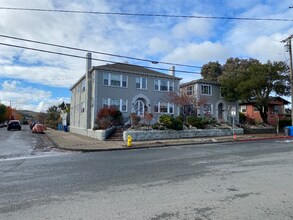 203 Howard St in Petaluma, CA - Building Photo - Building Photo