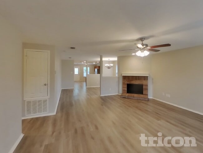 1317 Gayle St in Burleson, TX - Building Photo - Building Photo