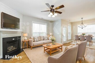 13224 Kennerly Dr in Huntersville, NC - Foto de edificio - Building Photo