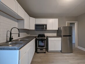 250 S 44th St, Unit 3 in Philadelphia, PA - Foto de edificio - Building Photo