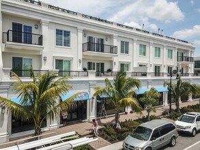 Residences of 5th on 5th in Naples, FL - Building Photo - Building Photo