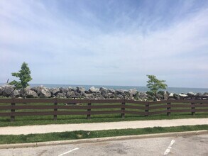 594 Sheridan Sq in Evanston, IL - Building Photo - Building Photo