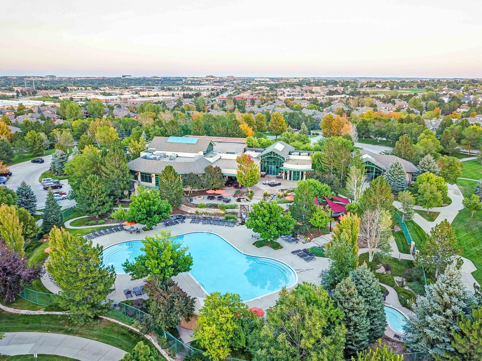 Palomino Park Resort in Highlands Ranch, CO - Building Photo