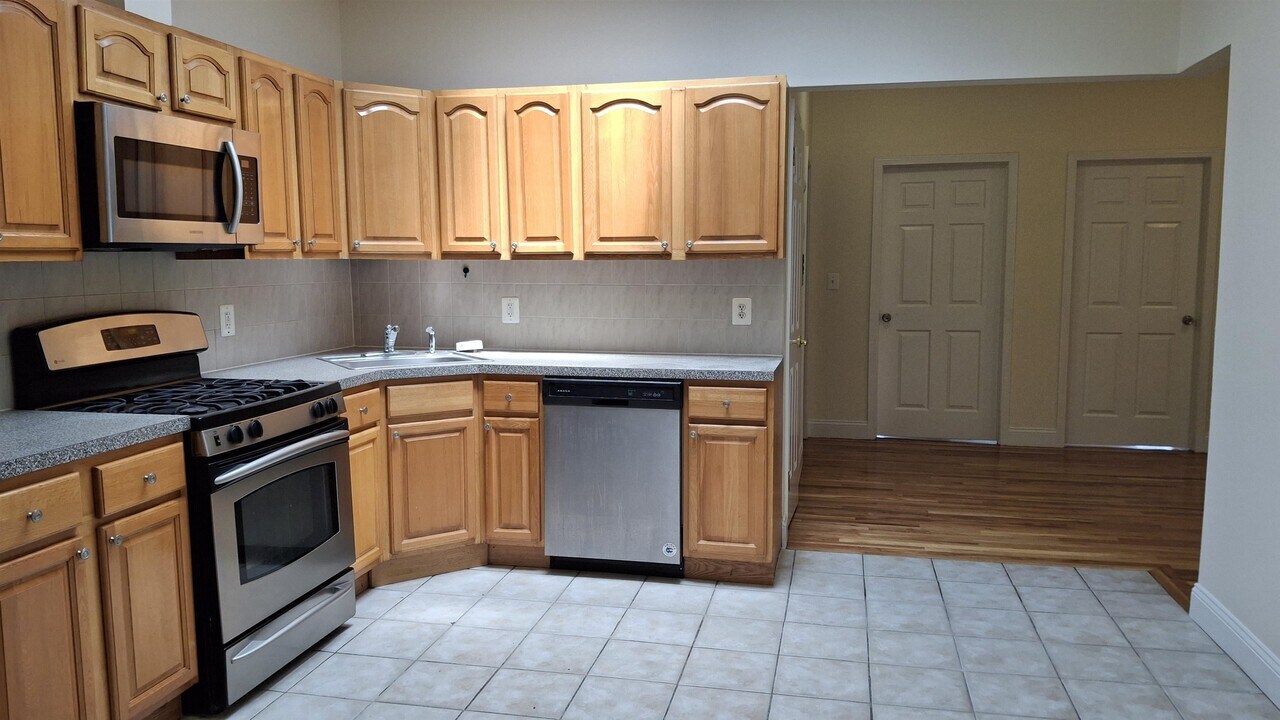 510 25th St in Union City, NJ - Building Photo