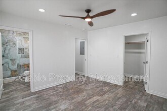 24403 Newhall Ave in Santa Clarita, CA - Building Photo - Building Photo